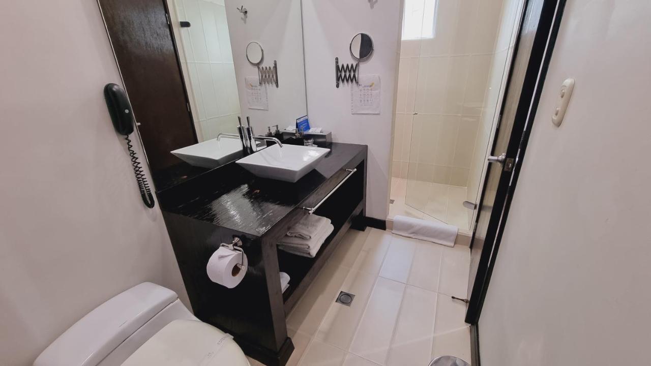 Habitat Suites Hotel Pereira Esterno foto
