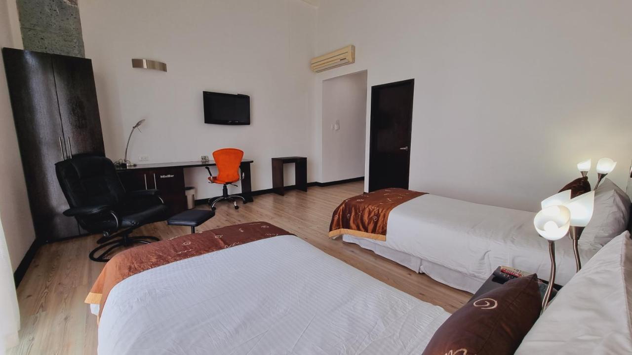 Habitat Suites Hotel Pereira Esterno foto