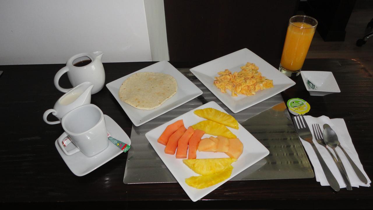 Habitat Suites Hotel Pereira Esterno foto